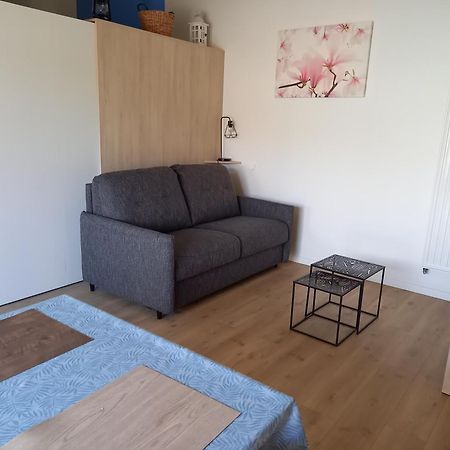 Gite La Petite Maison Montournais Екстер'єр фото