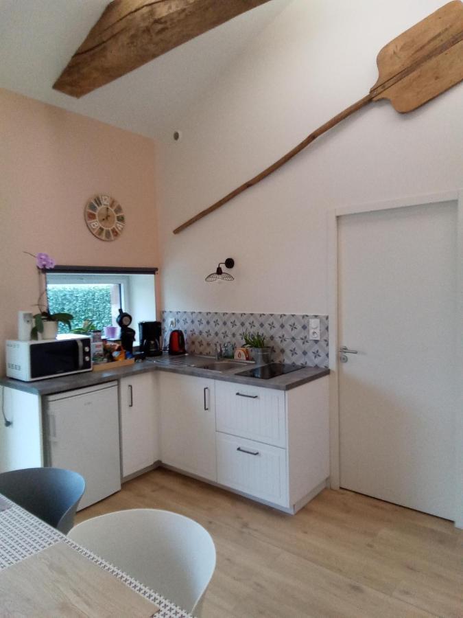 Gite La Petite Maison Montournais Екстер'єр фото