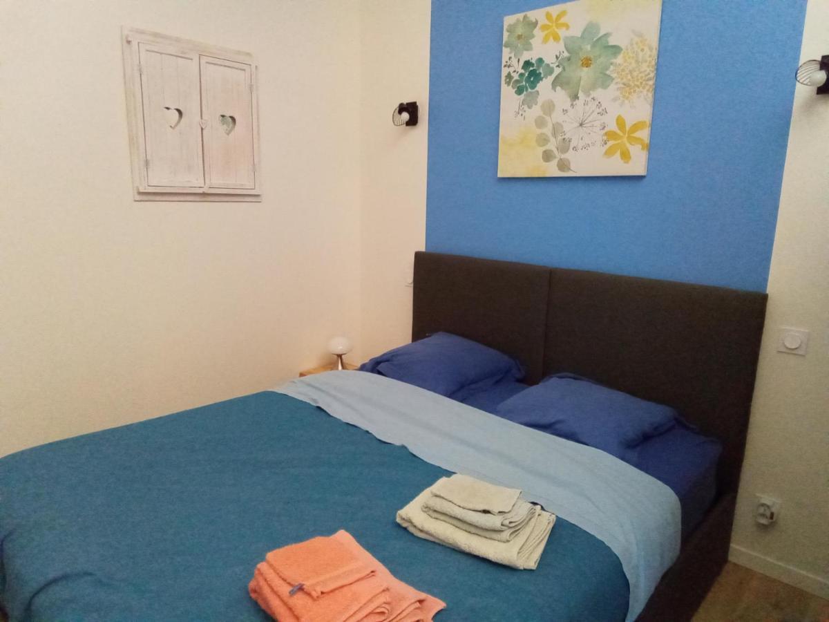 Gite La Petite Maison Montournais Екстер'єр фото