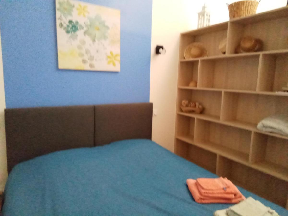 Gite La Petite Maison Montournais Екстер'єр фото