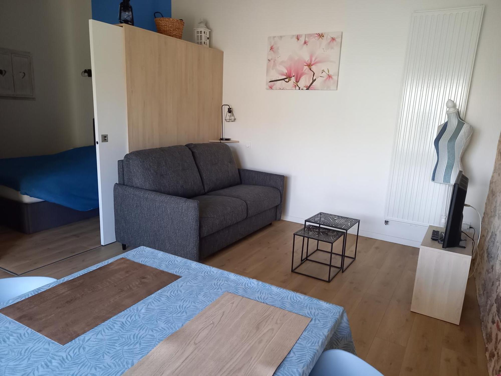 Gite La Petite Maison Montournais Екстер'єр фото